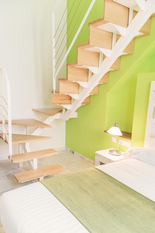 Family Room with Terrace,1207665532:JPEG