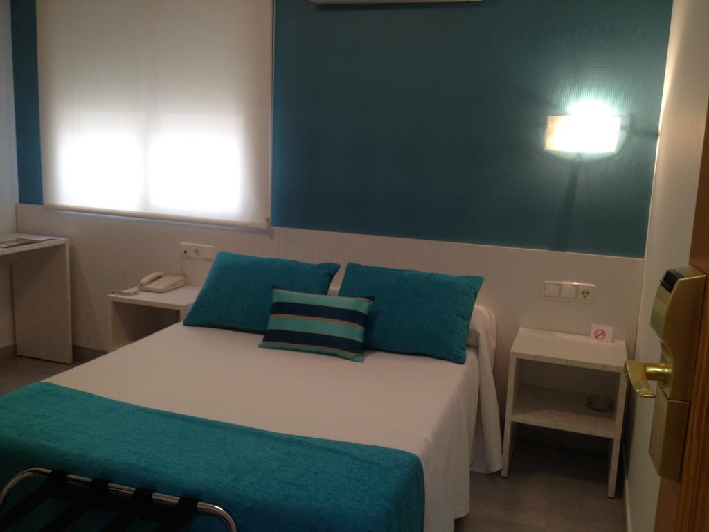 Double or Twin Room,136855902:JPEG