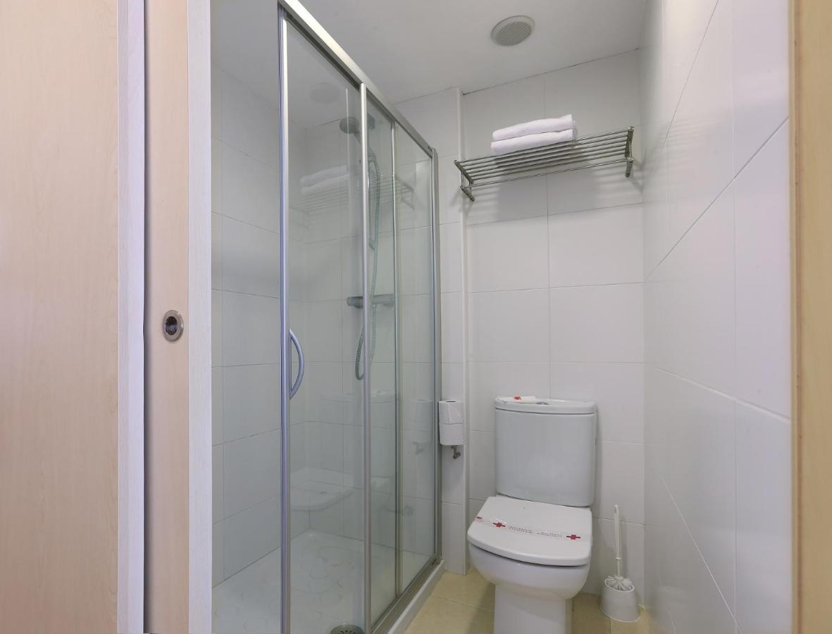 Family Room,1742634285:JPEG