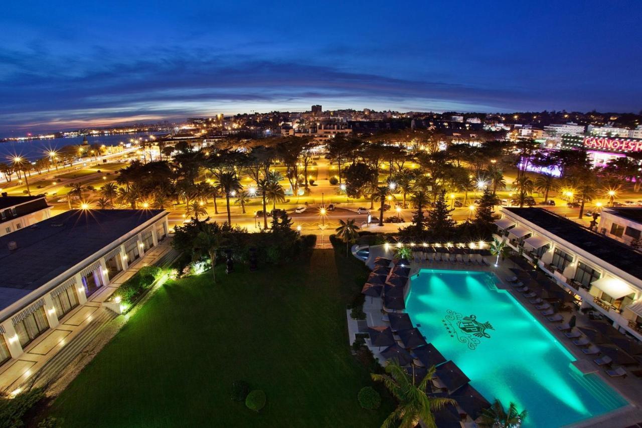 Suite Deluxe con vistas a la piscina