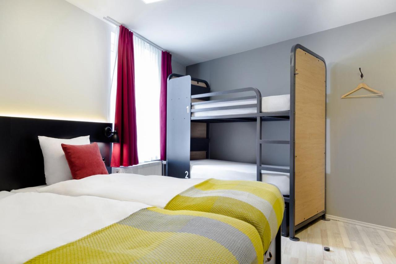 Private 4-Bed Room