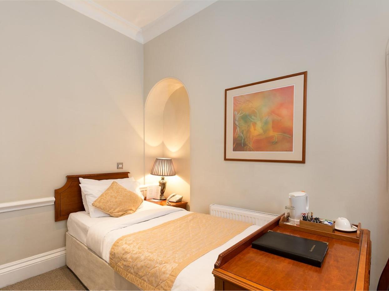 Small Single Room,1208614009:JPEG