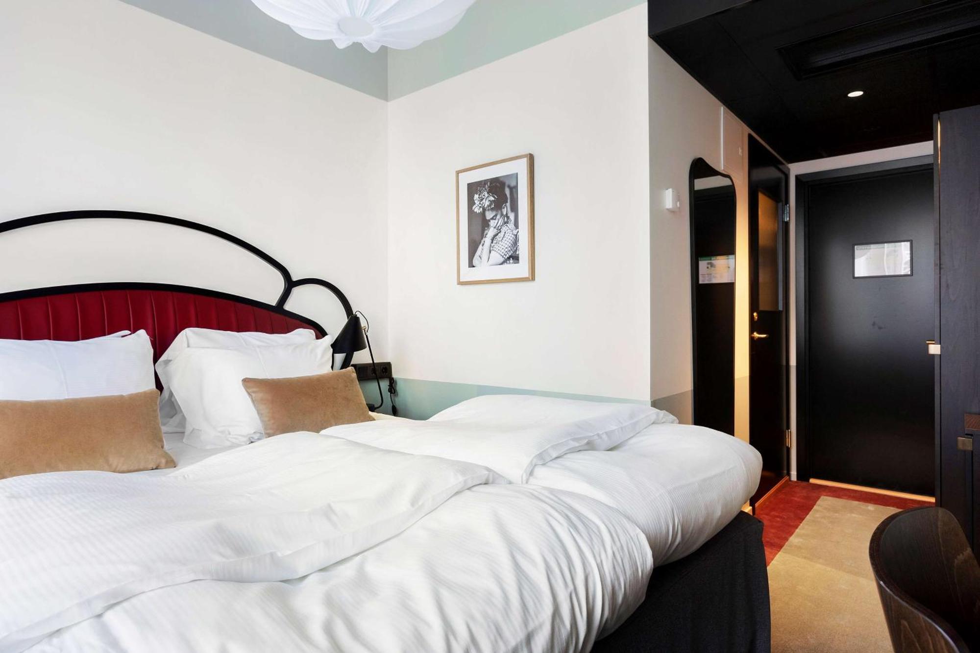 Standard Queen Room