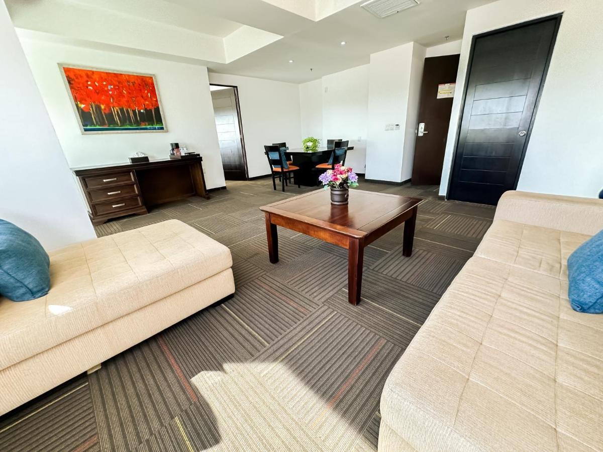 Deluxe Family Suite