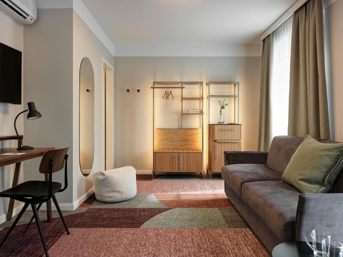 Junior Suite,1382486663:JPEG