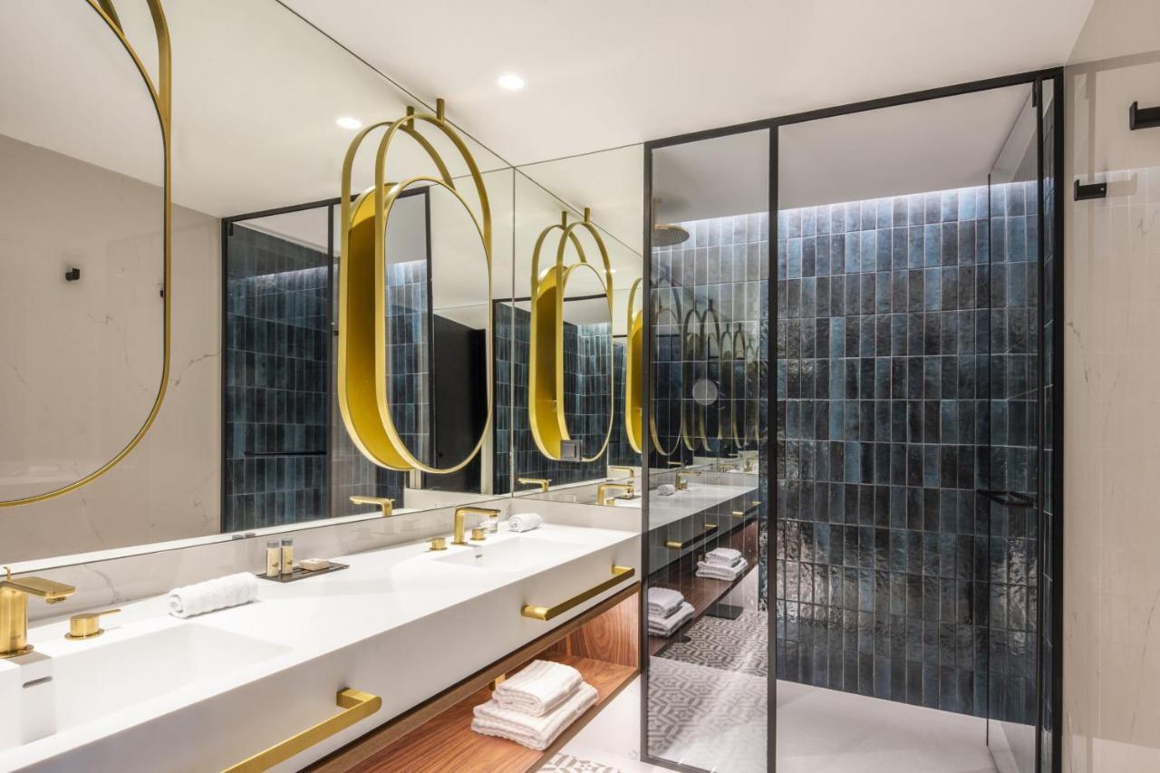 Deluxe King Room with City View,1469776547:JPEG