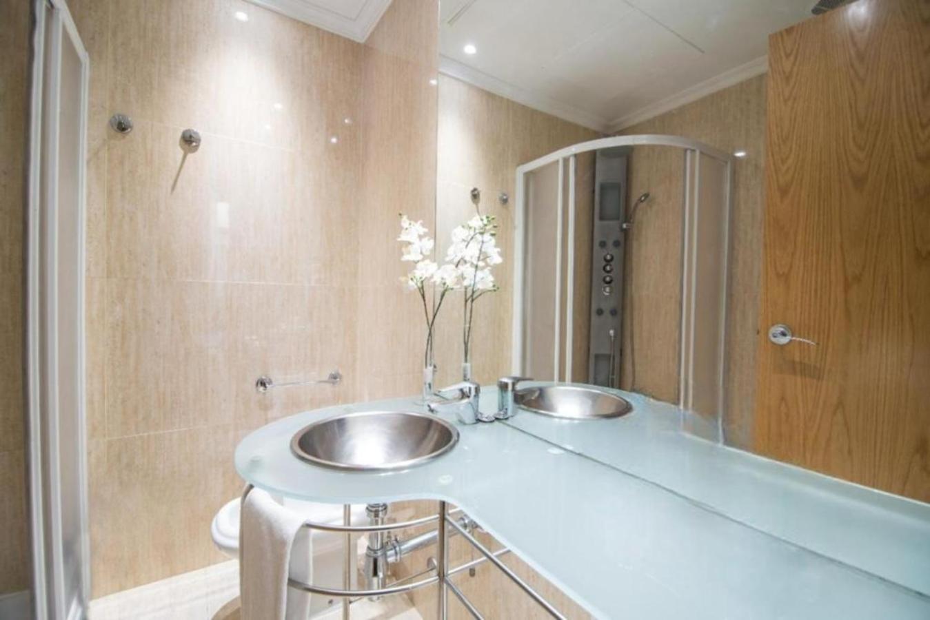 Small Double Room,1709936758:JPEG