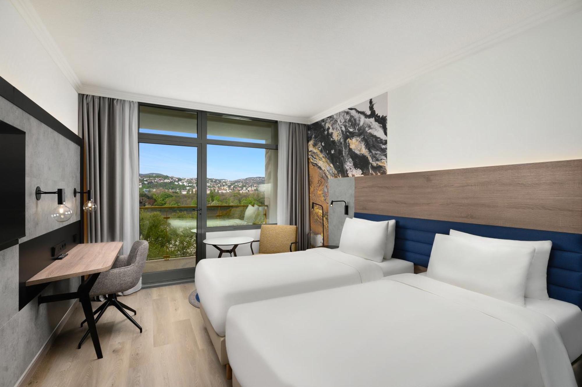 Habitación Premium Plus con 2 camas, balcón y vistas al Danubio (recién reformada)