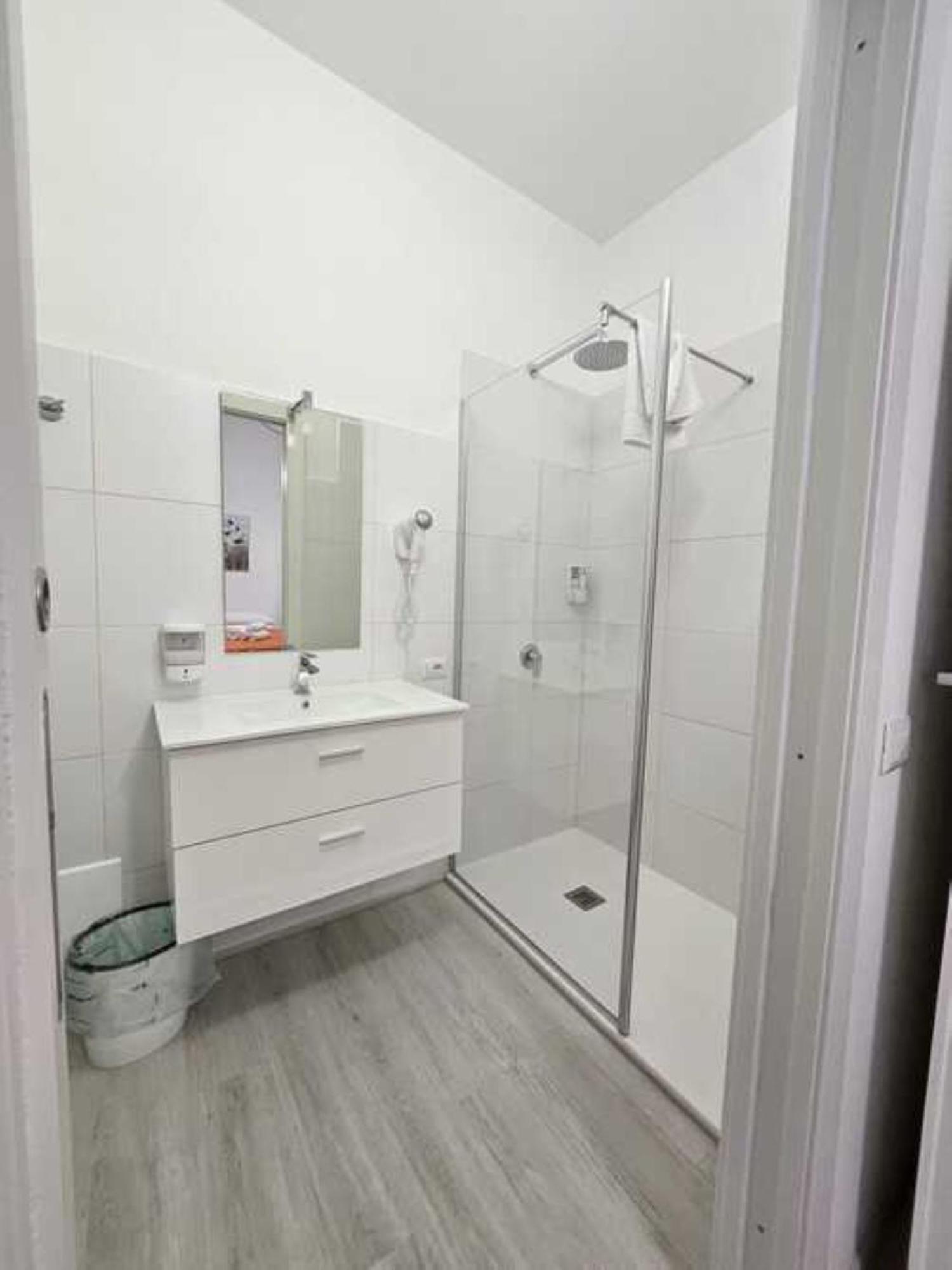 Deluxe Room,1592057715:JPEG
