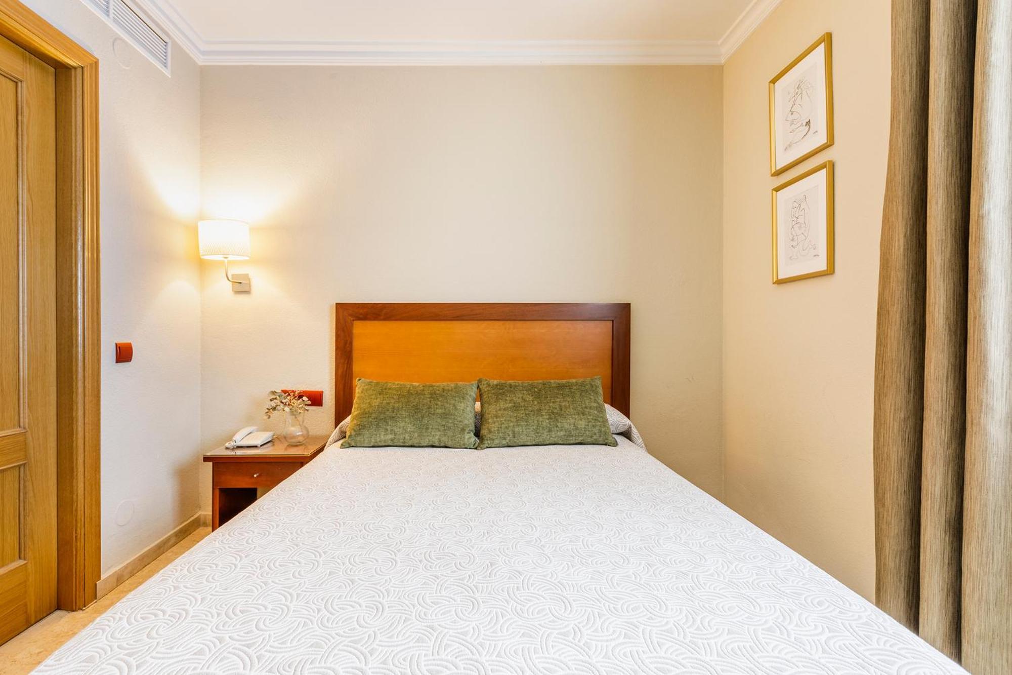 Budget Single Room,1592049342:JPEG