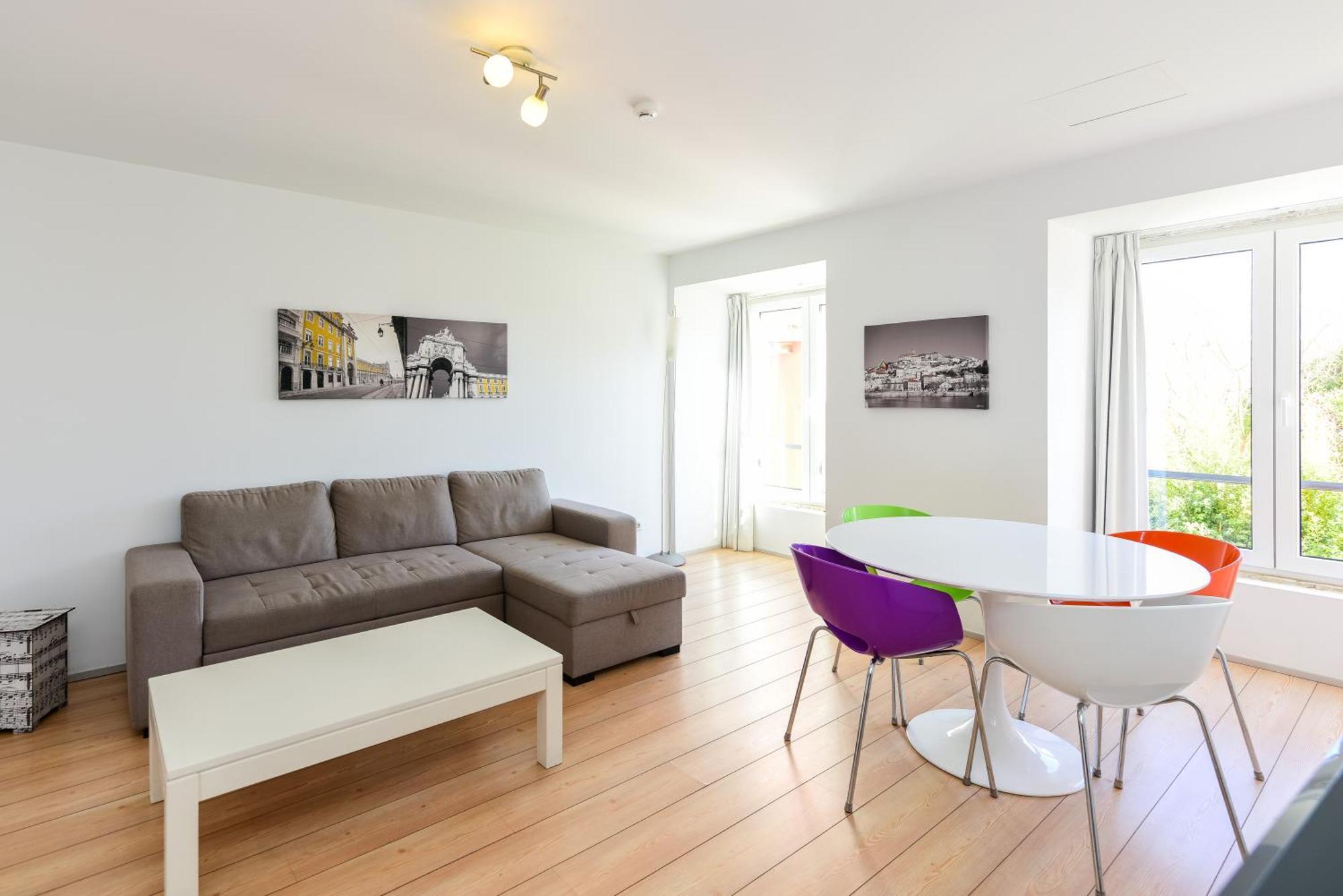 Apartment with Garden View