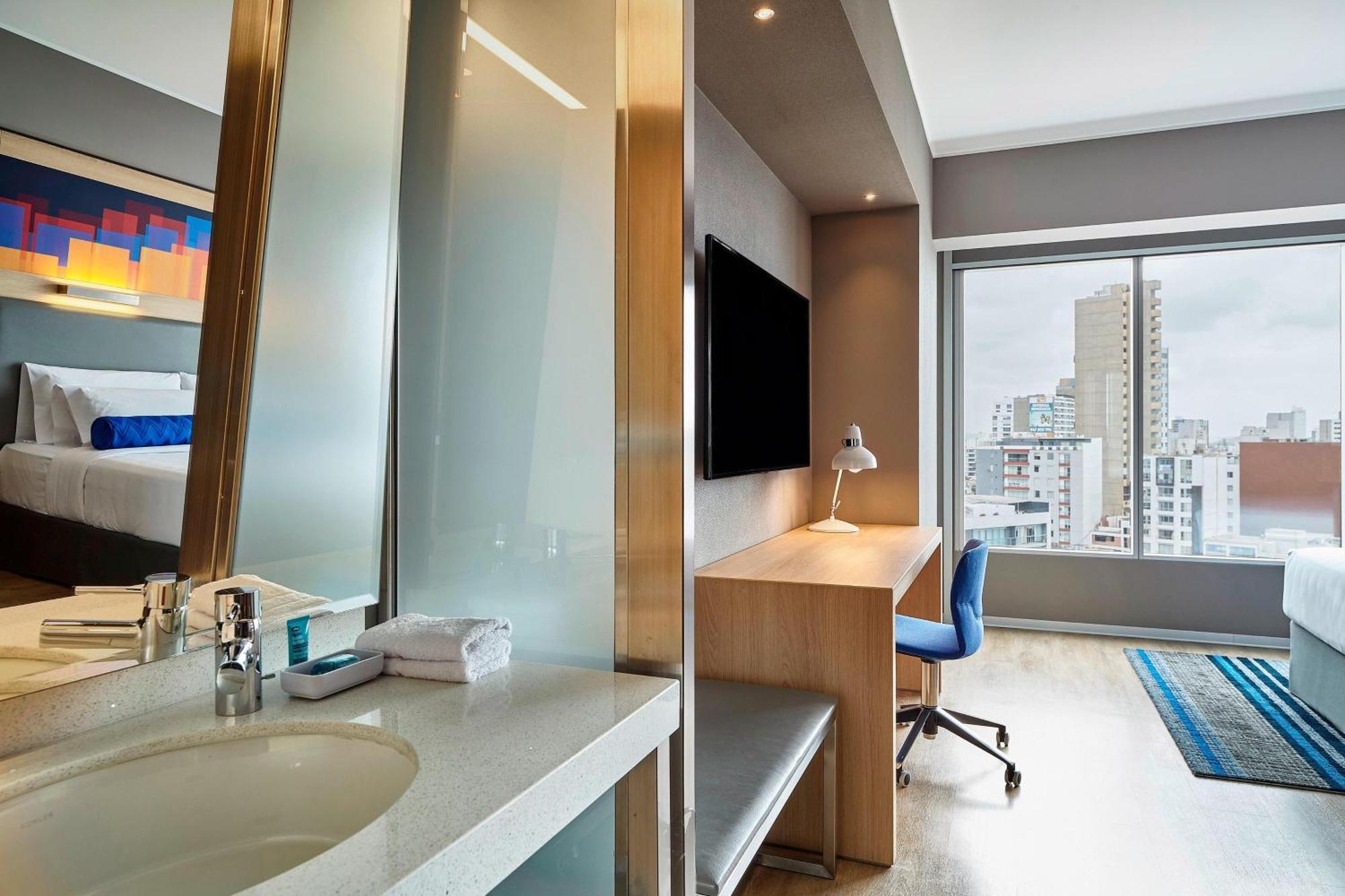 Breezy Room, Larger Guest Room, 1 King,1643202544:JPEG