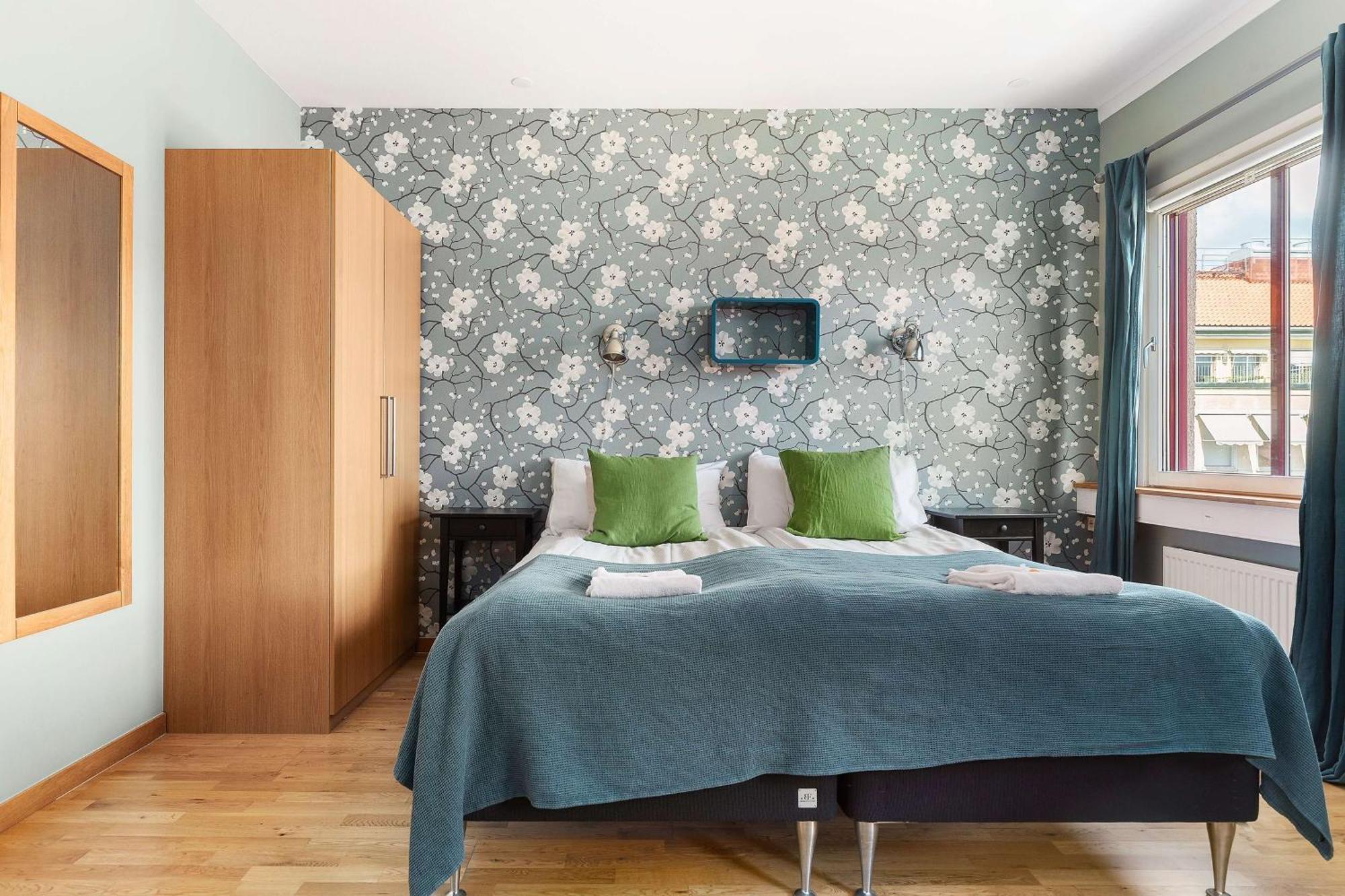 Standard Triple Room with Three Single Beds - Non-Smoking