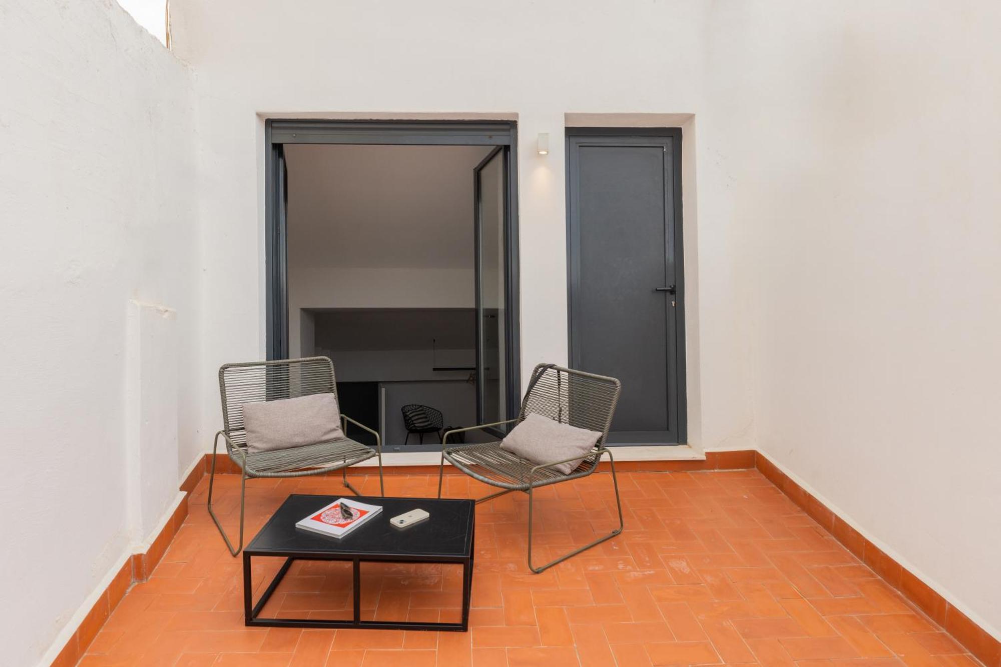 Three-Bedroom Apartment Terrace