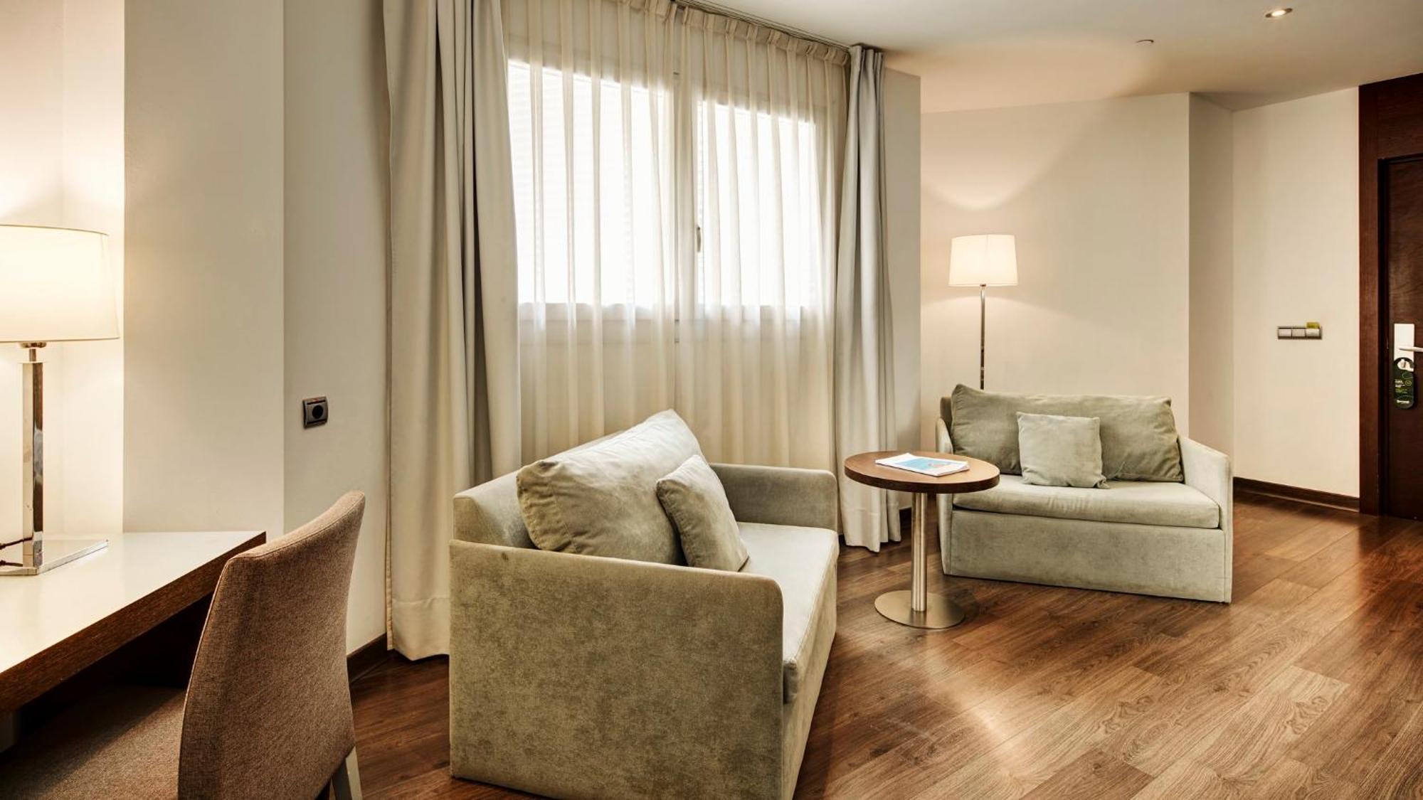 Junior Suite,1691990697:JPEG