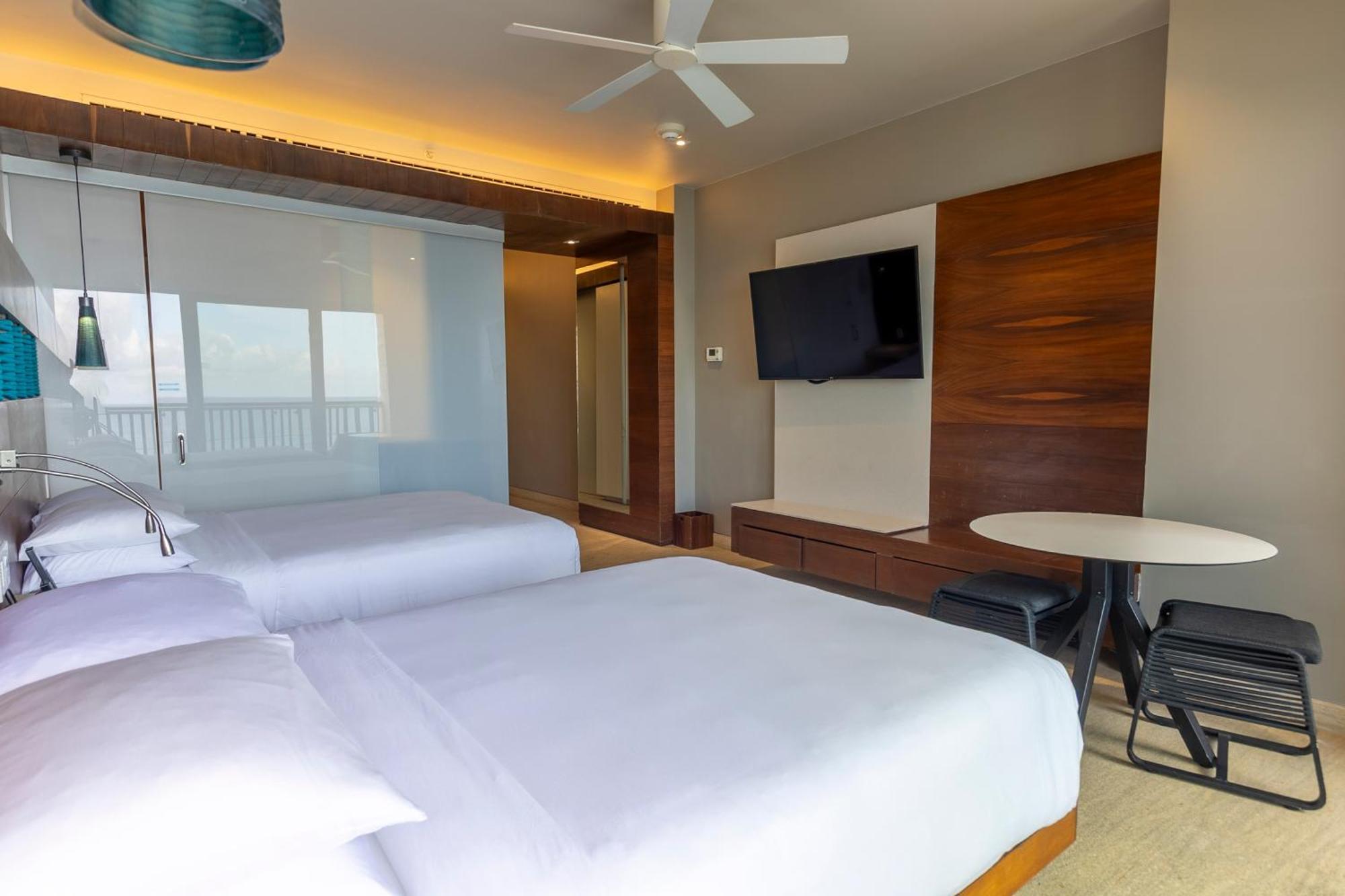 Premium Ocean Front 2 Queen