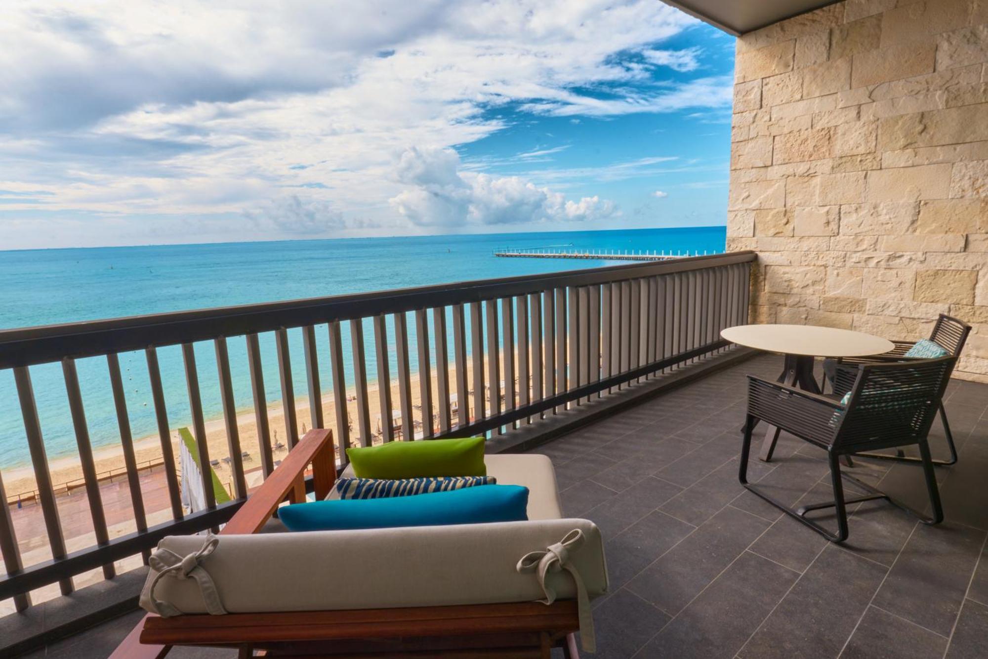 Premium Ocean Front 2 Queen