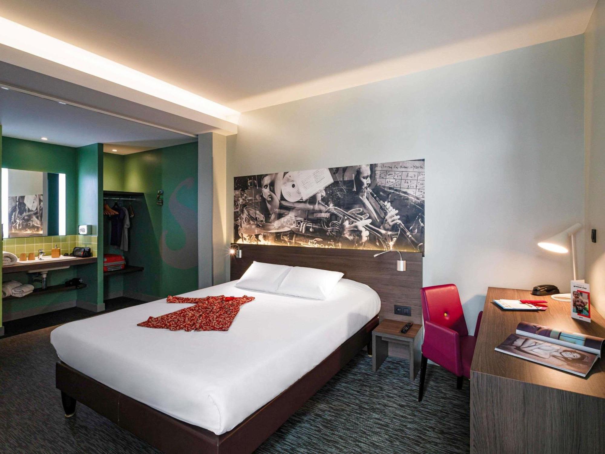 Double Room "Pop"