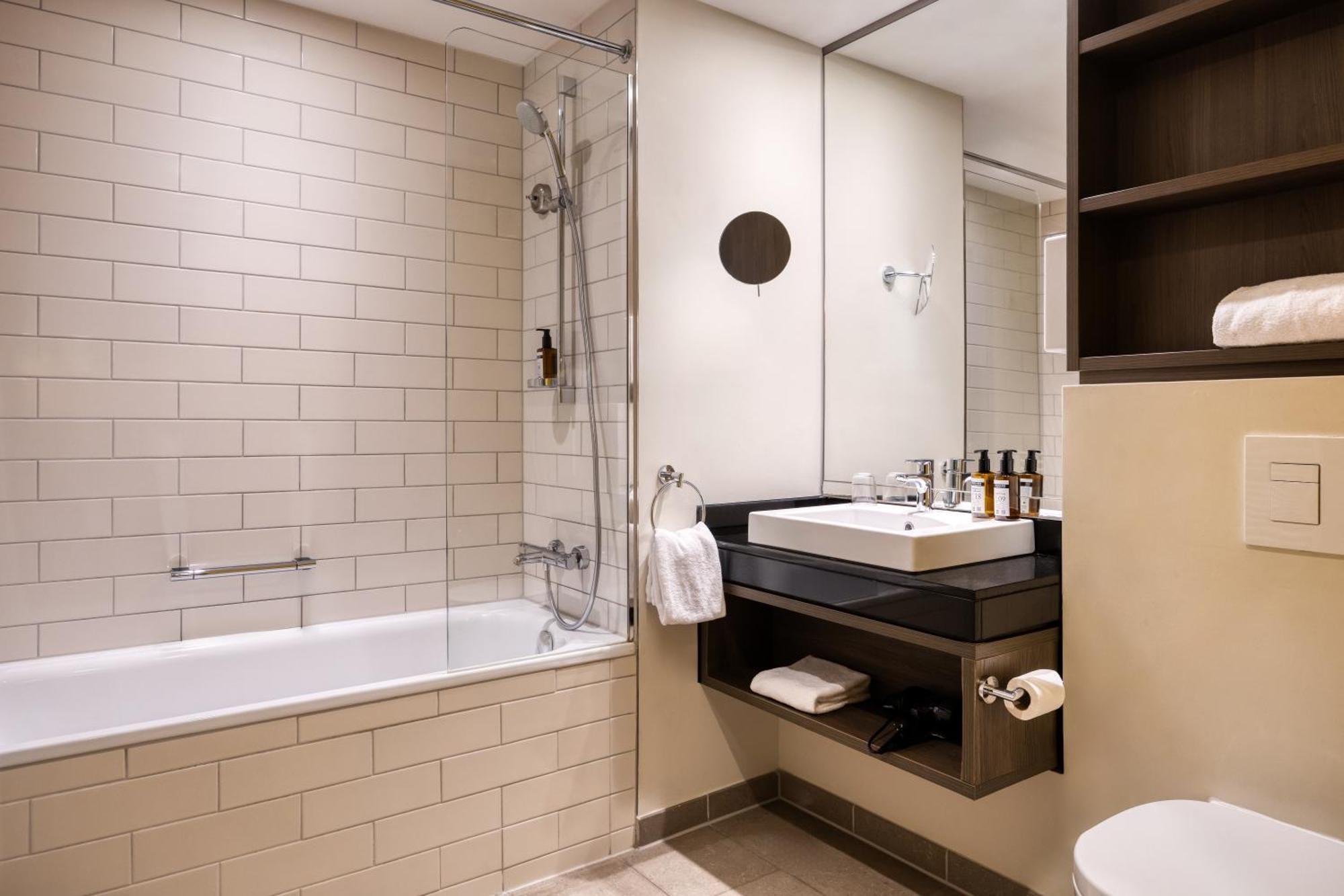 One-Bedroom Apartment,1742865145:JPEG