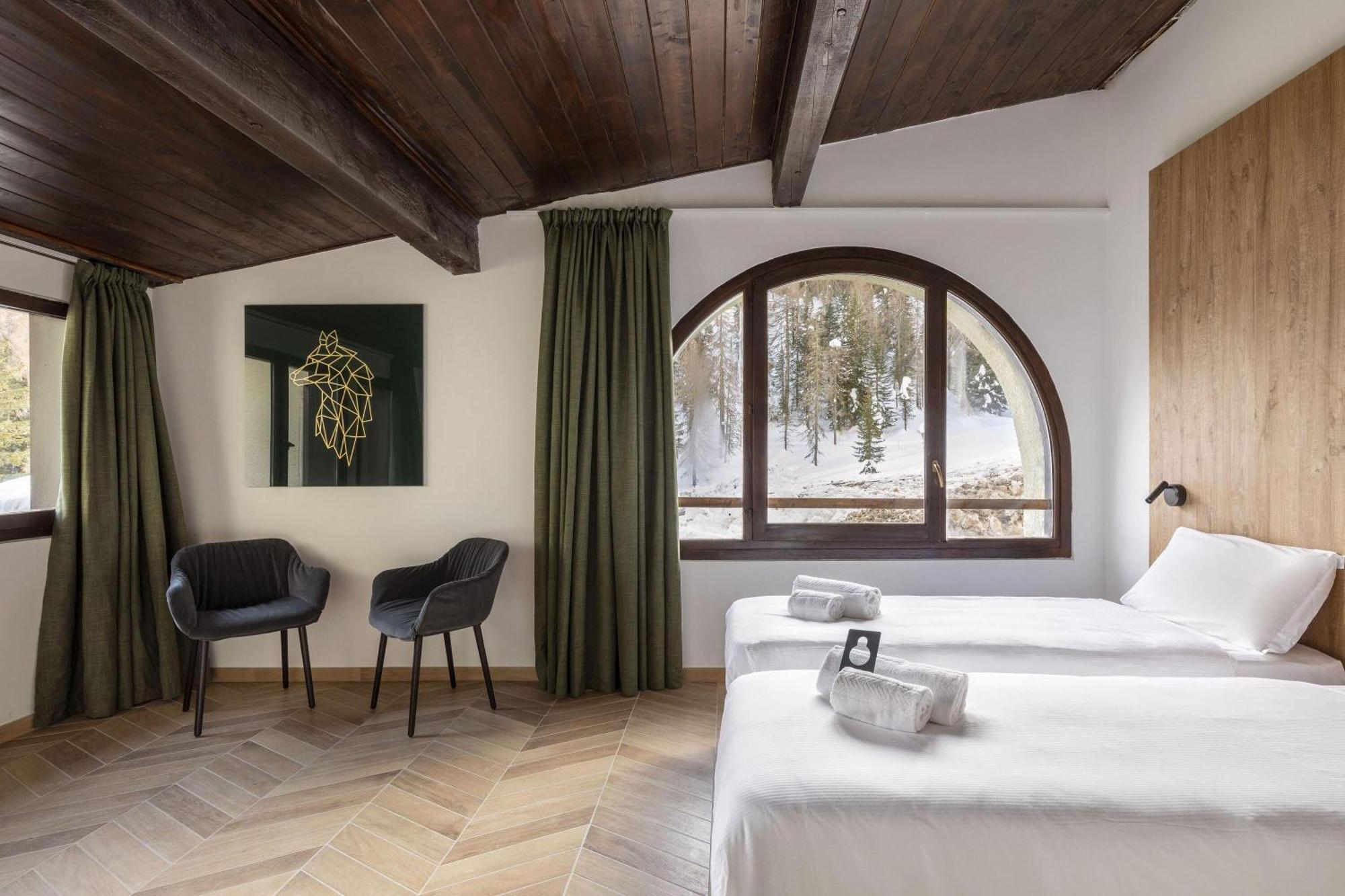 Twin Room,1743374240:JPEG