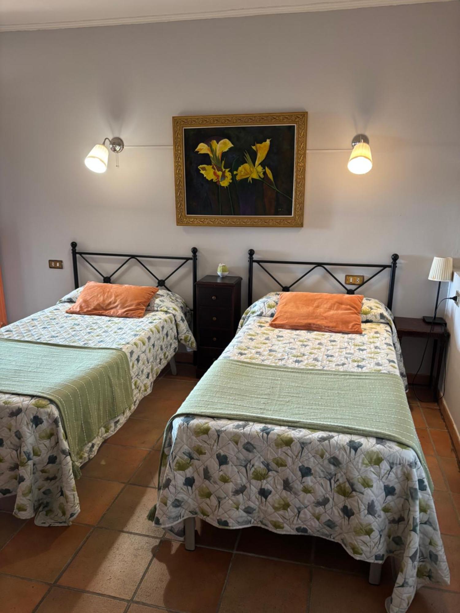 Double or Twin Room Private Bathroom