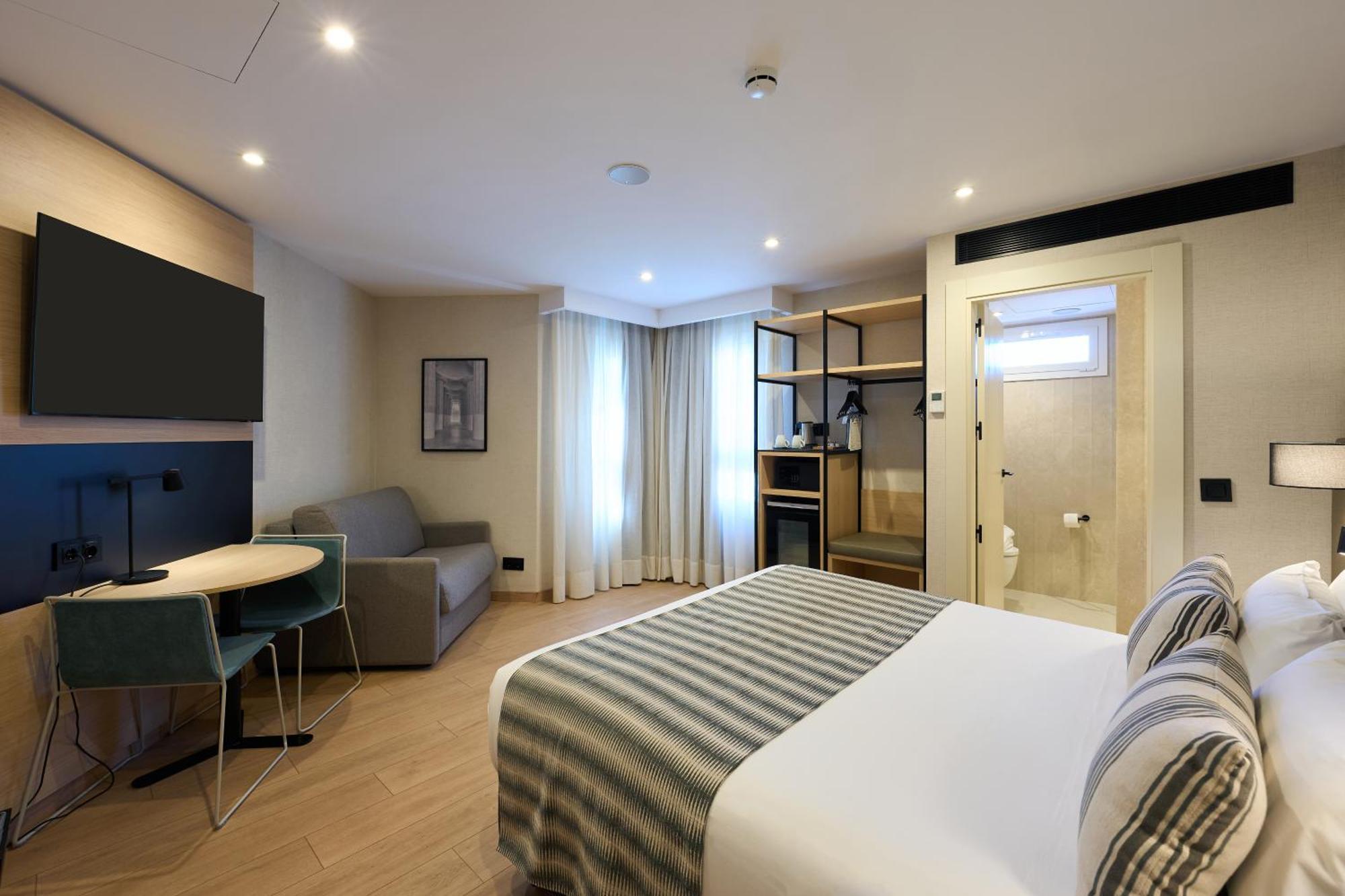 Premium Deluxe Triple Room