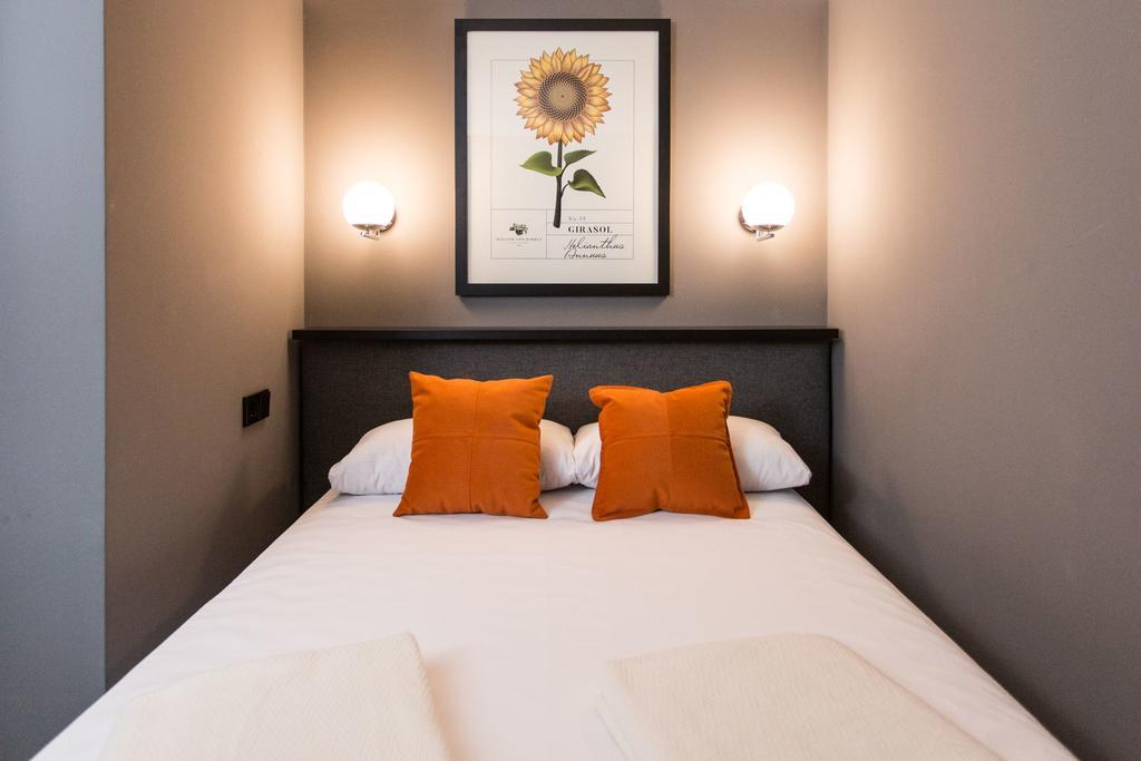 Single Room,604654338:JPEG