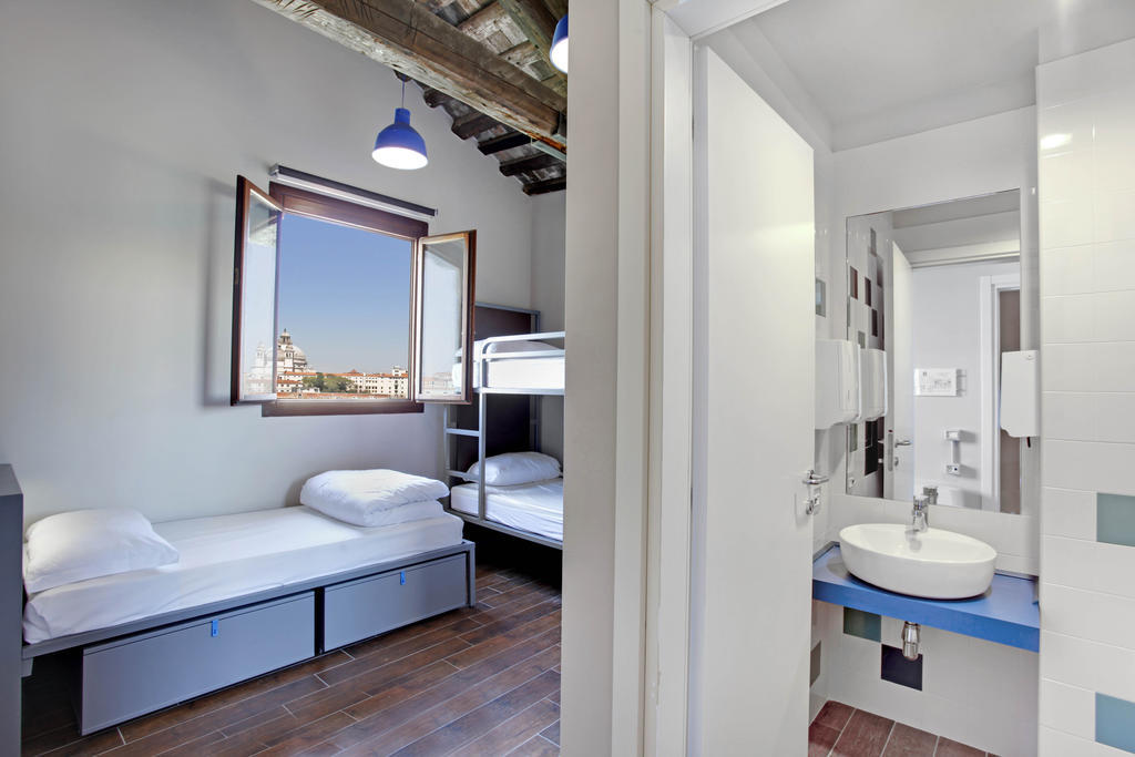 Habitación Familiar con baño privado