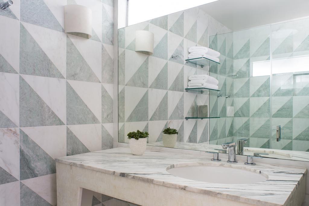 Penthouse,785987637:JPEG