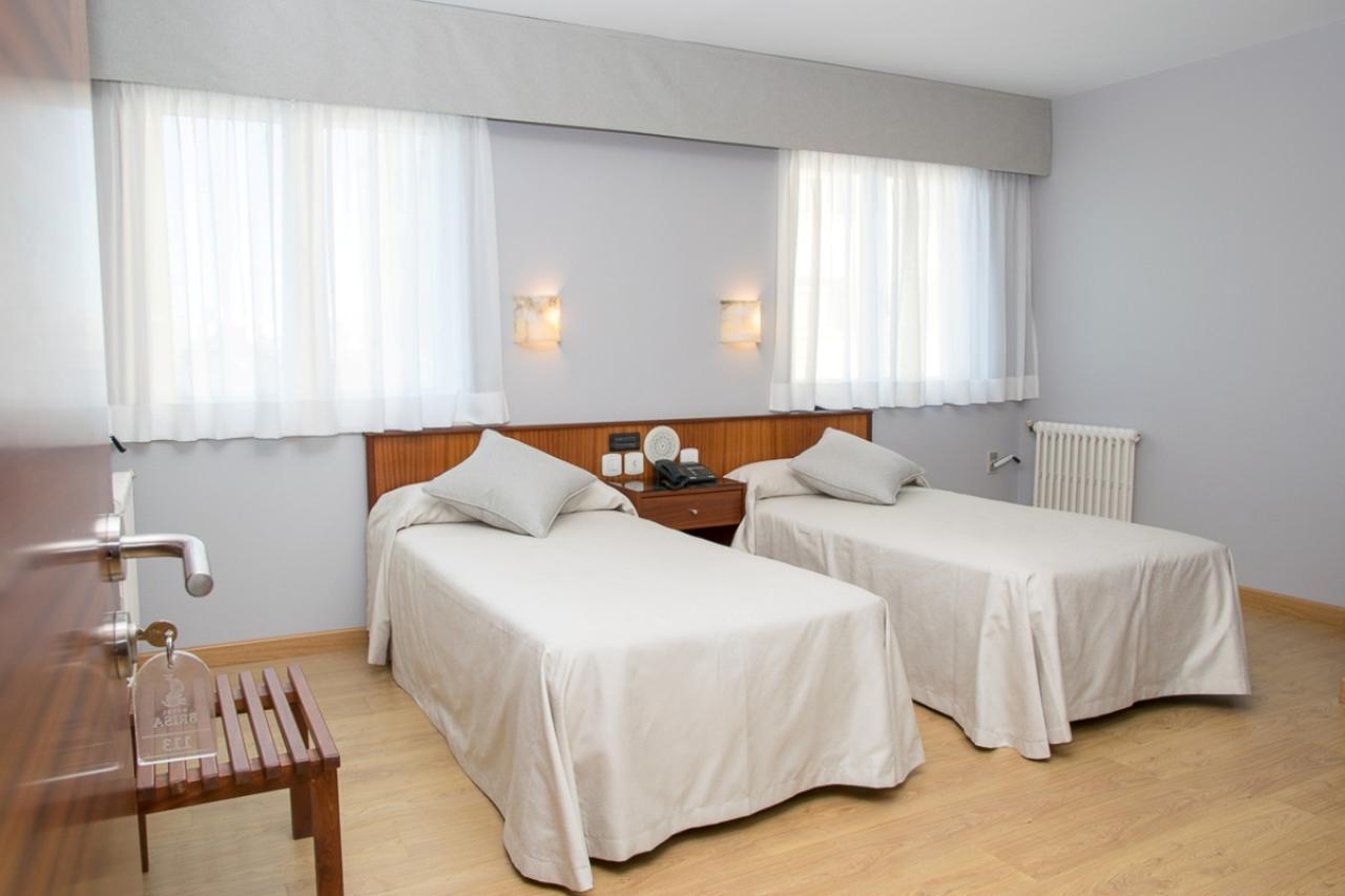 Triple Room,537249378:JPEG