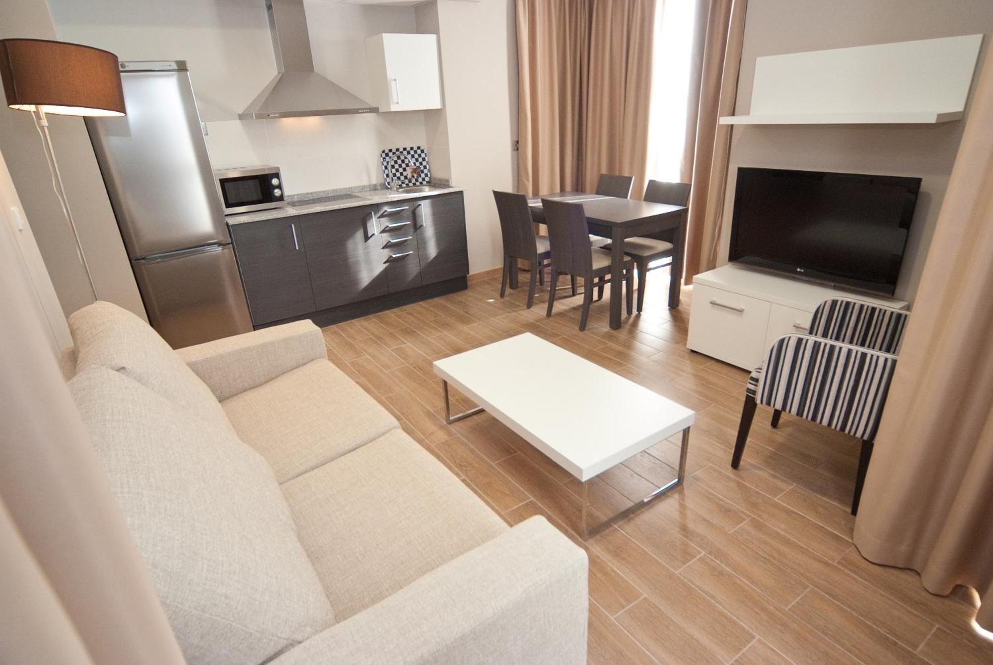 One-Bedroom Apartment with Spa Access,512740227:JPEG