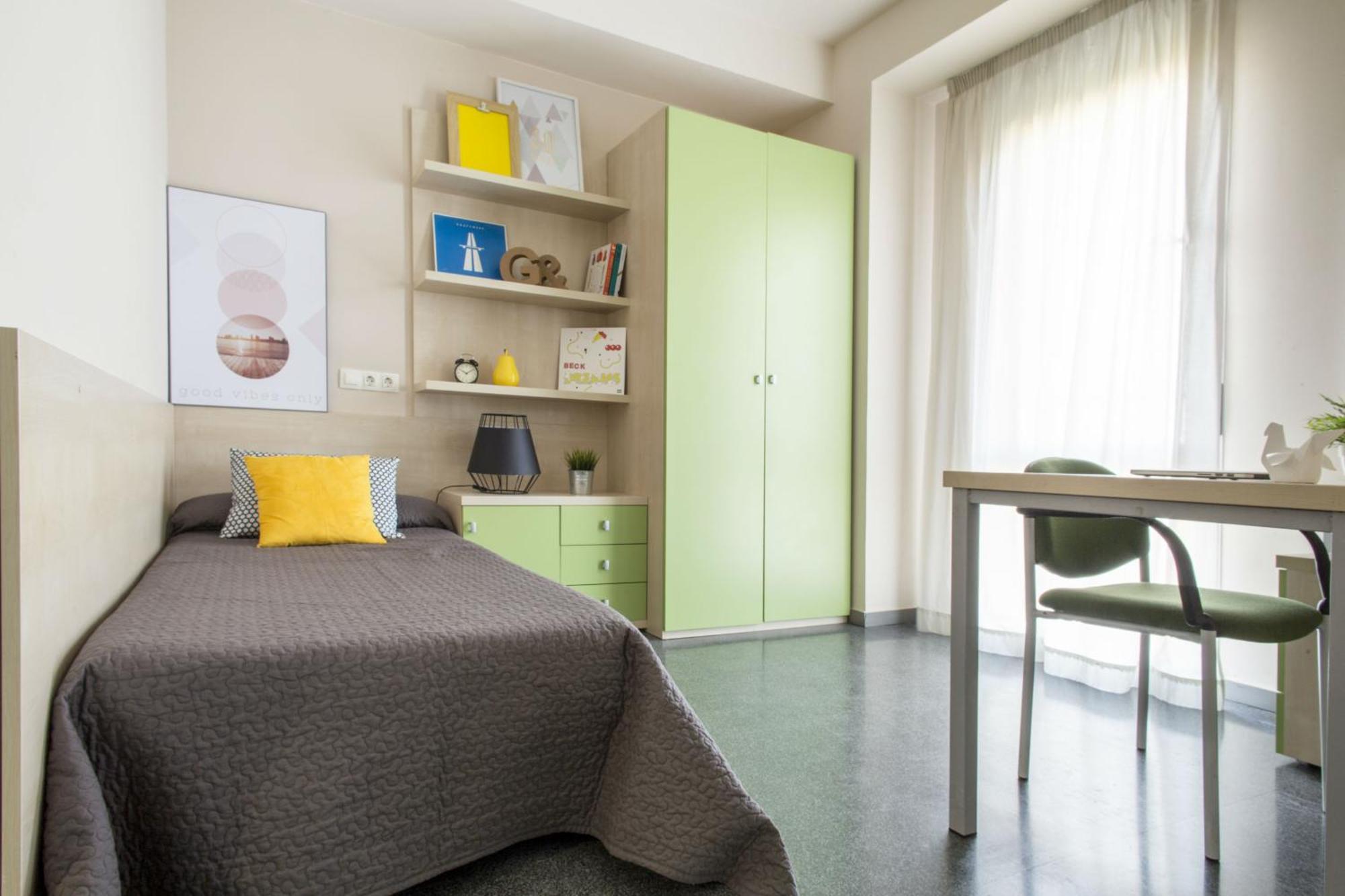 Classic Studio,682917675:JPEG