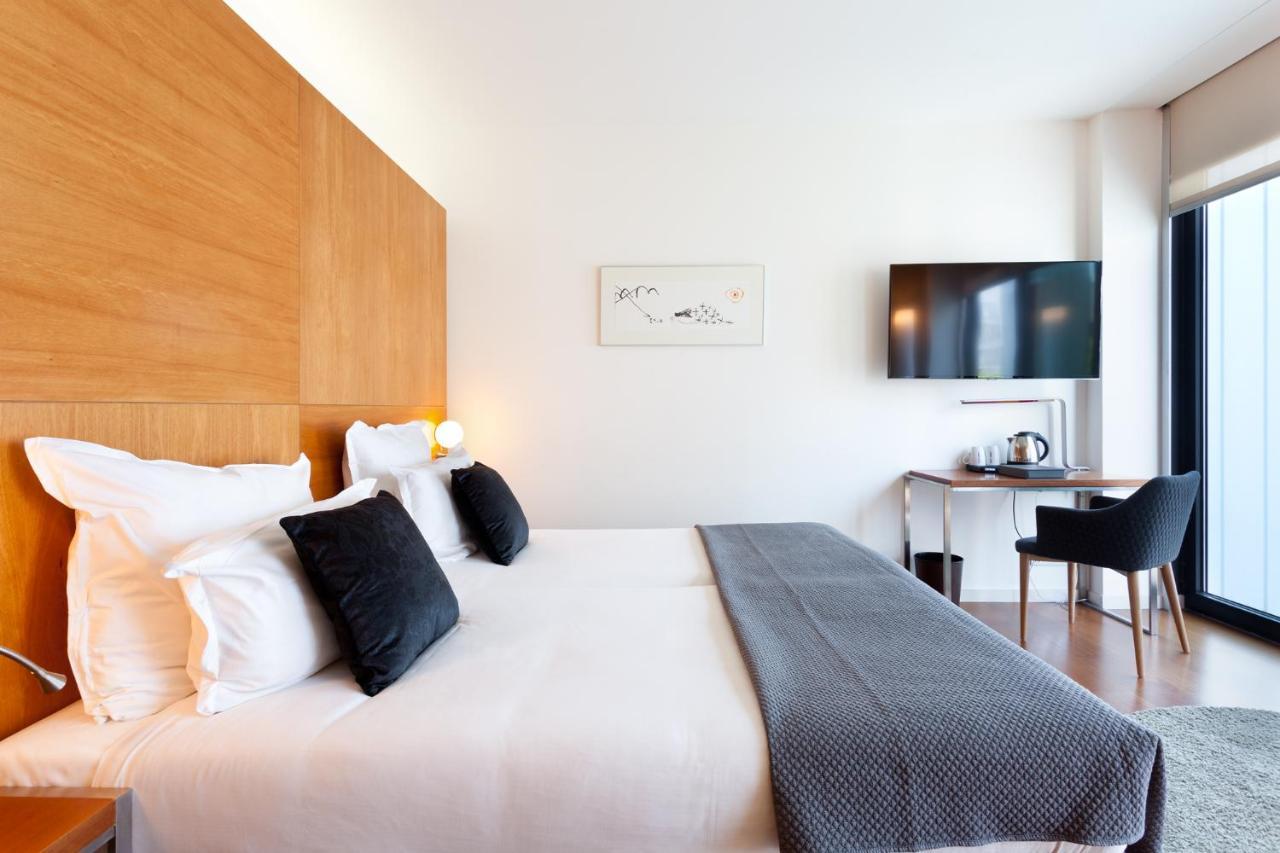 Standard Double or Twin Room,695909925:JPEG