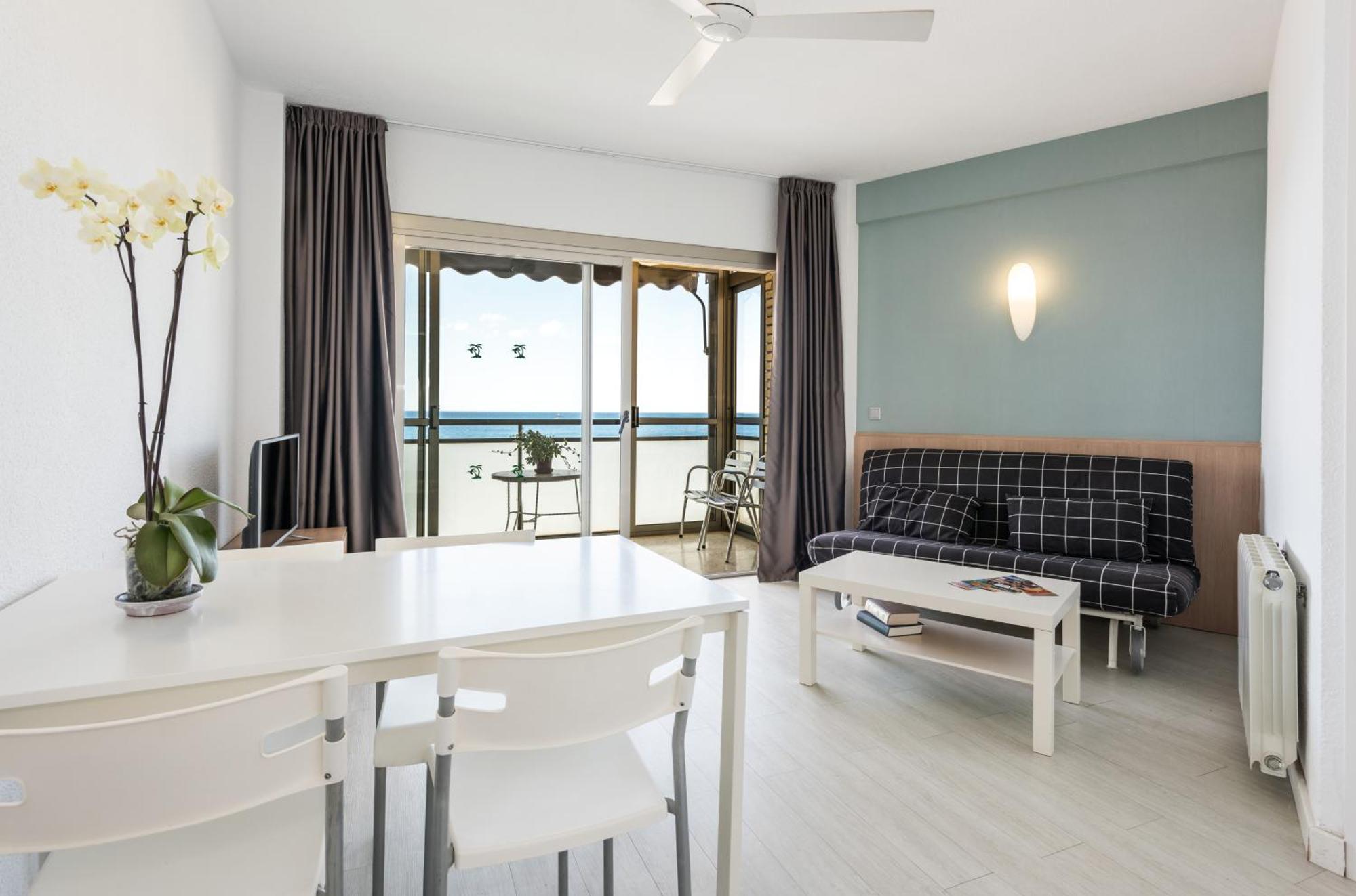 Apartamento de 1 dormitorio con vistas al mar