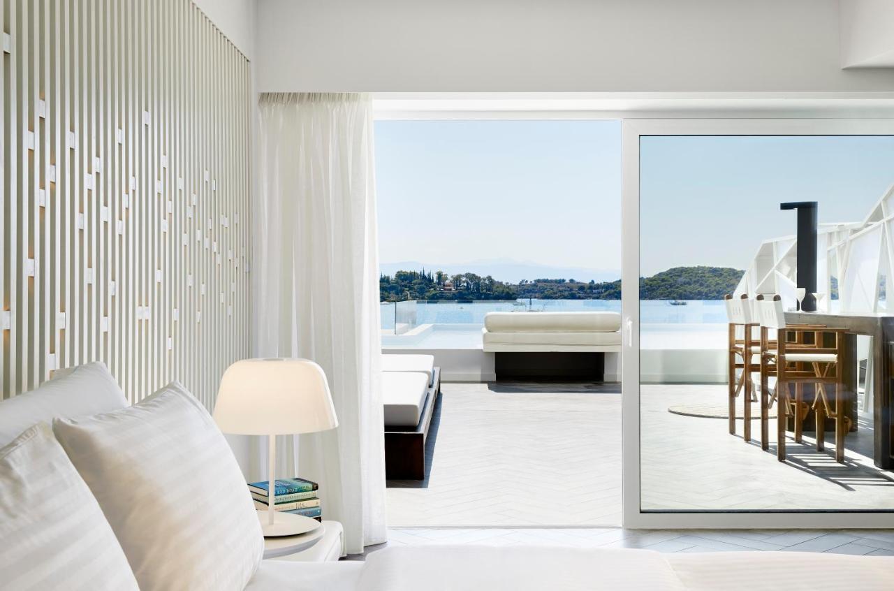 Suite Luux con piscina compartida y vistas al mar