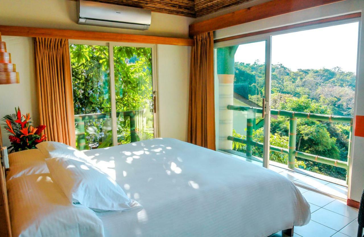 Habitación Deluxe Plus con balcón y vistas panorámicas al mar