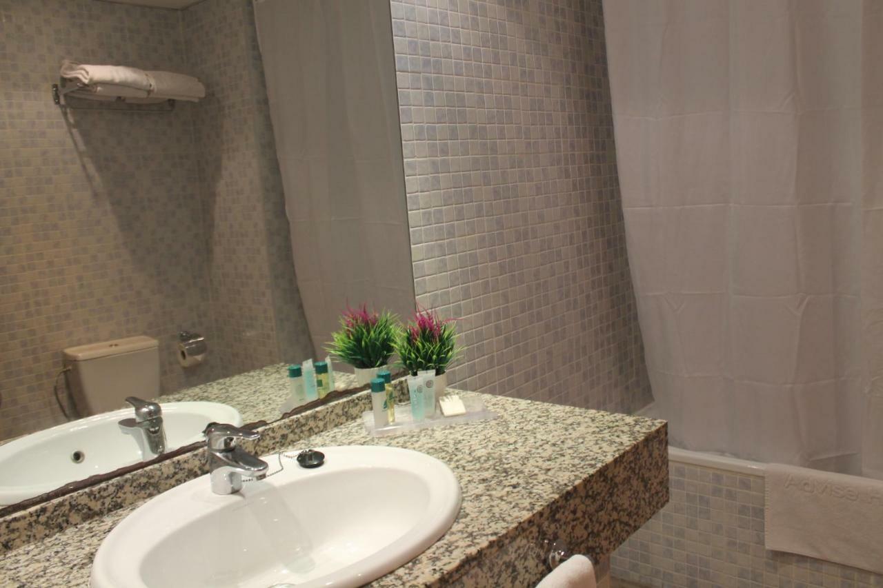 Superior Room with lounge (3 Adults),831027488:JPEG