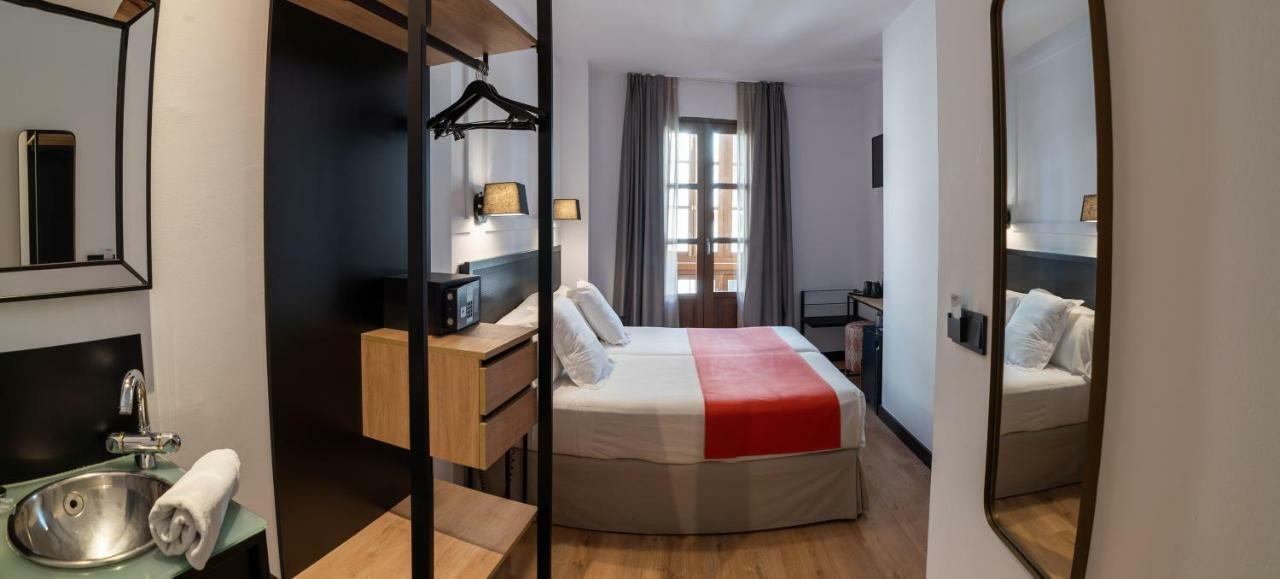 Studio Gomerez,1106007306:JPEG