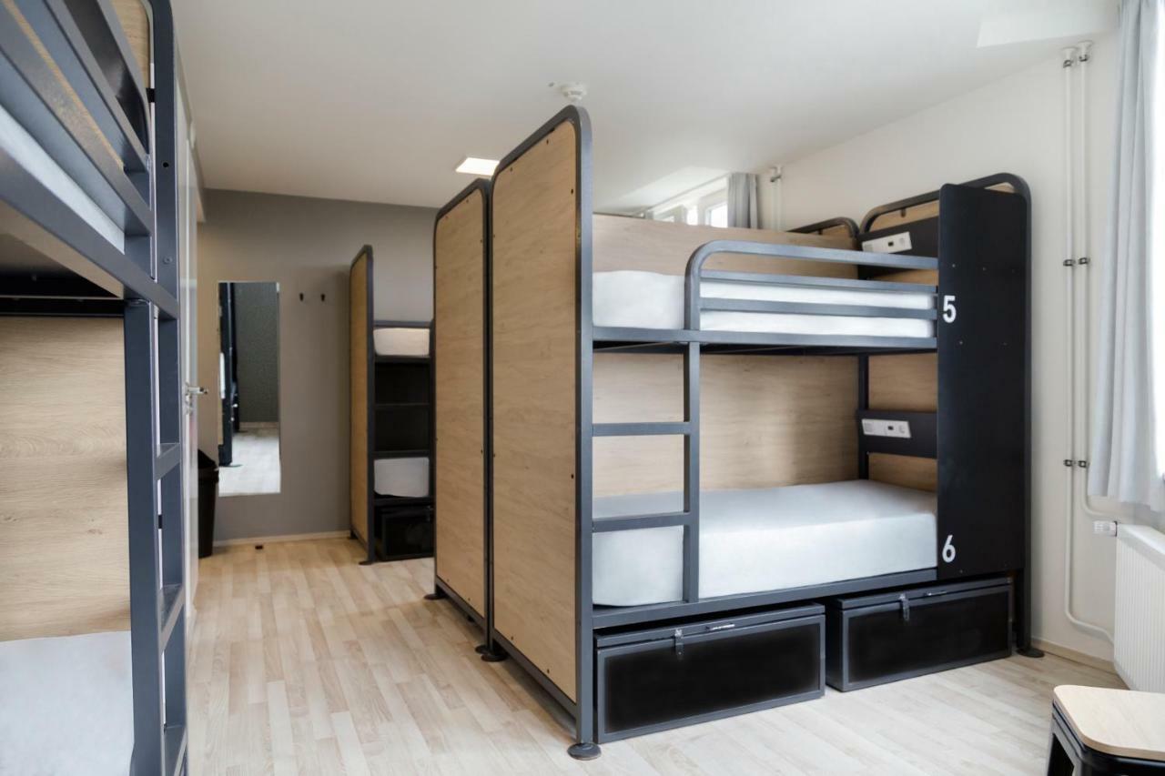 Cama en habitación compartida mixta de 8 camas