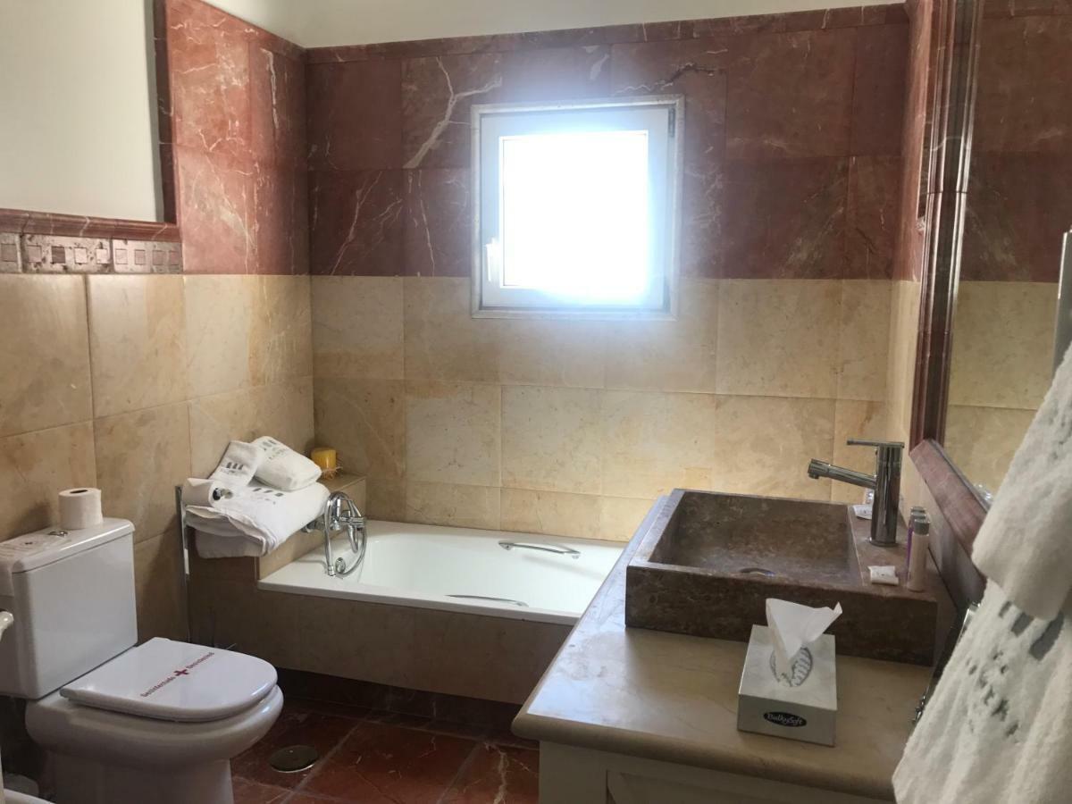 Double Room,1046784118:JPEG