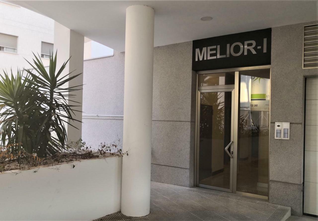 Apartamento con vistas al mar y terraza