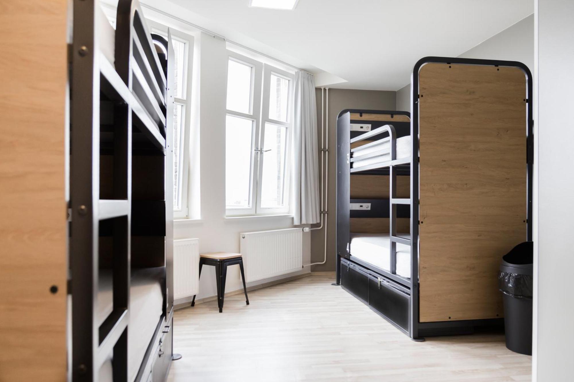 Bed 4-Bed Dormitory Room
