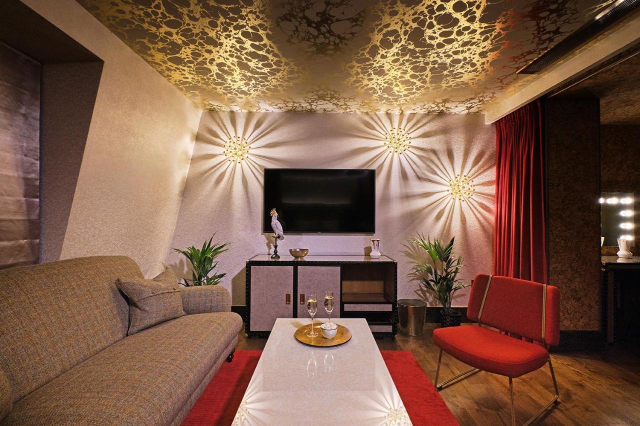 Megaro Suite,976799359:JPEG