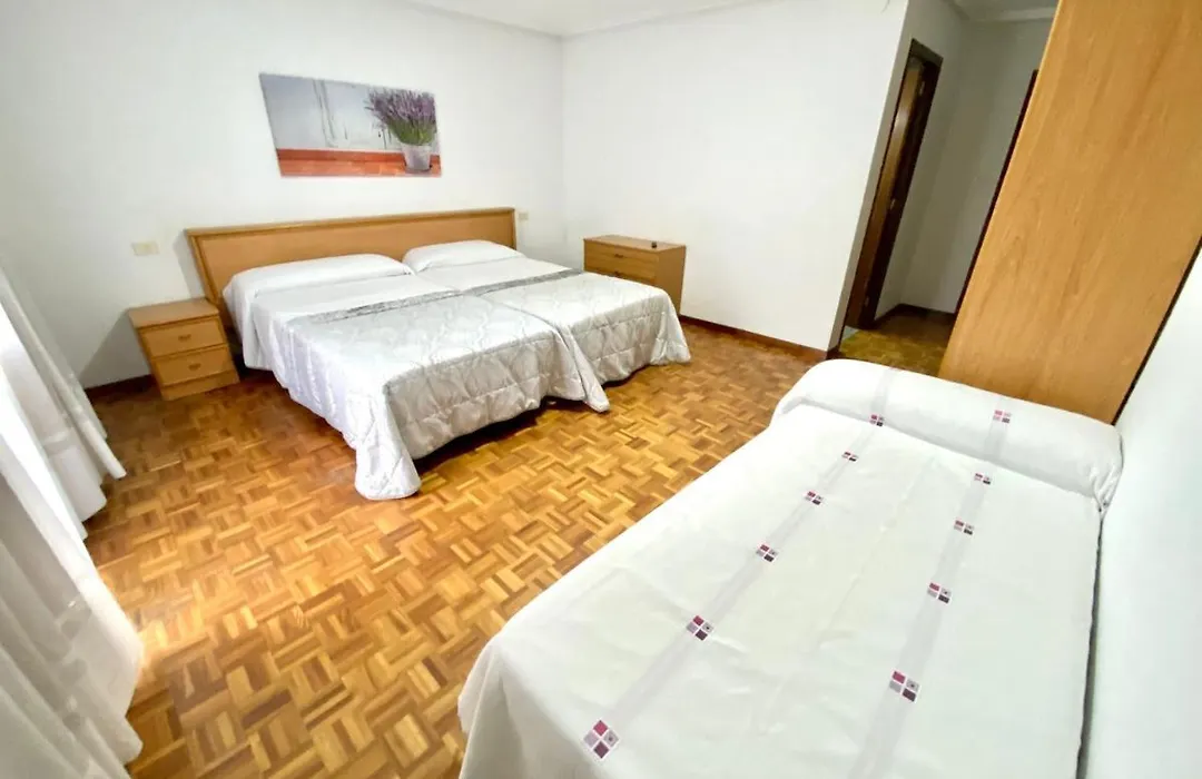 Garden Lodge Hostal Evencio-1