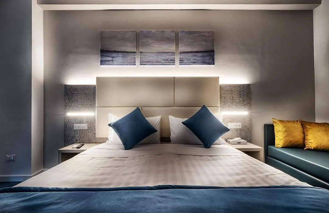 Suite Blue Style-1