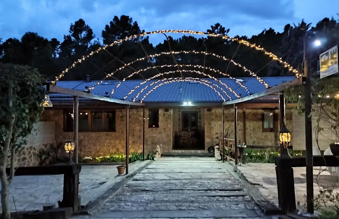 Chalet lujo en finca Zafiro lagunazo Riopar 5 o 3 dormitorios y 3 Baños Parque Natural del Rio Mundo-1
