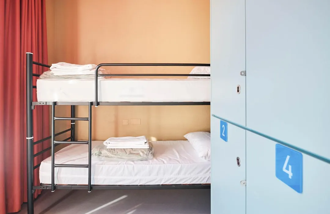 Loop INN Albergue Santiago de Compostela-1