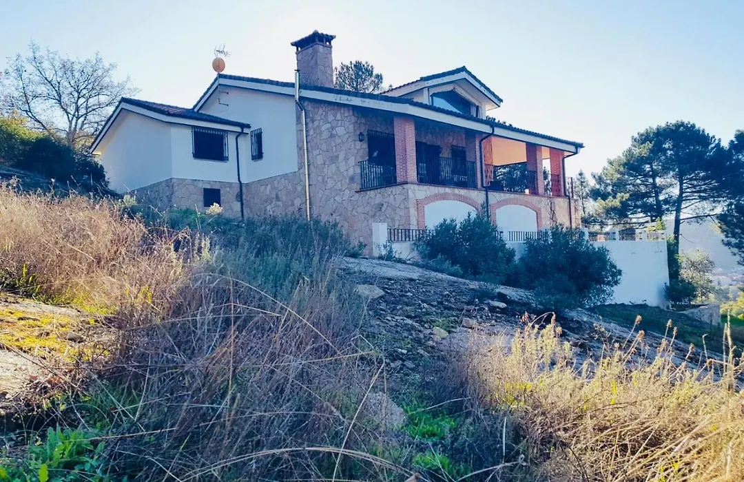Villa Axarquía de Gredos y Casa Paco de Gredos-1