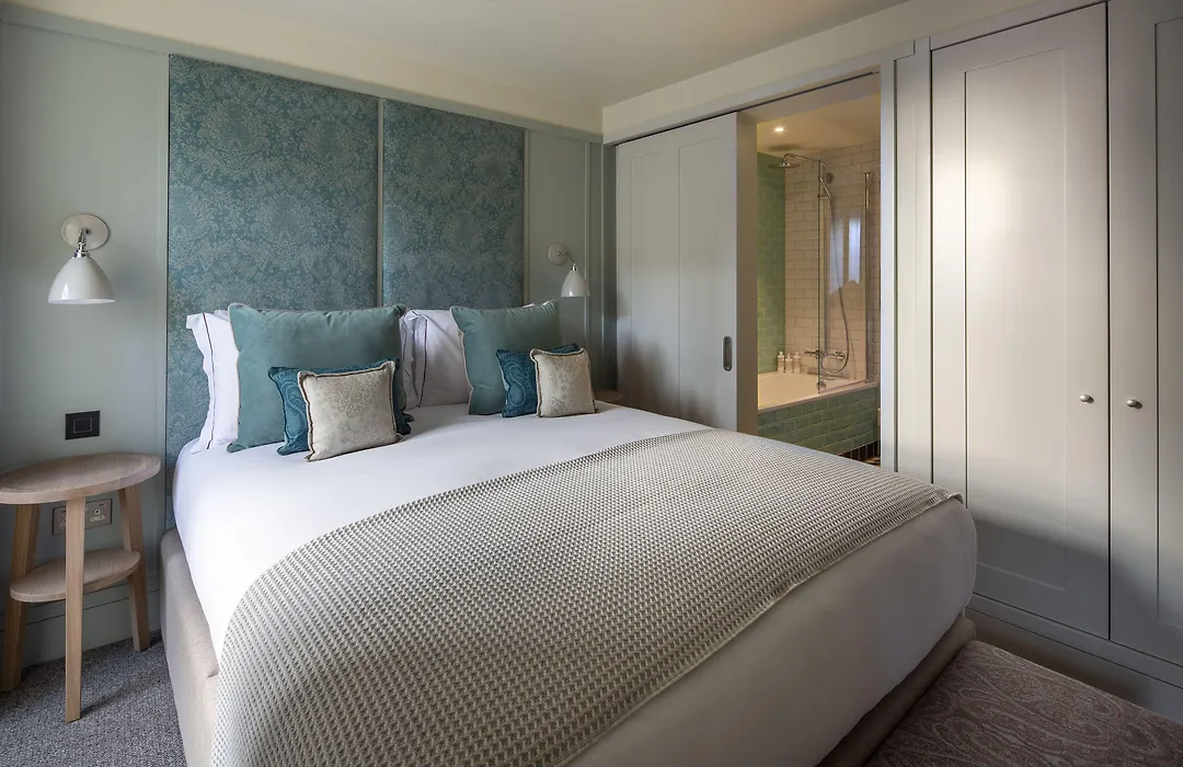 Abbey Strand Apartments, At Holyrood-1