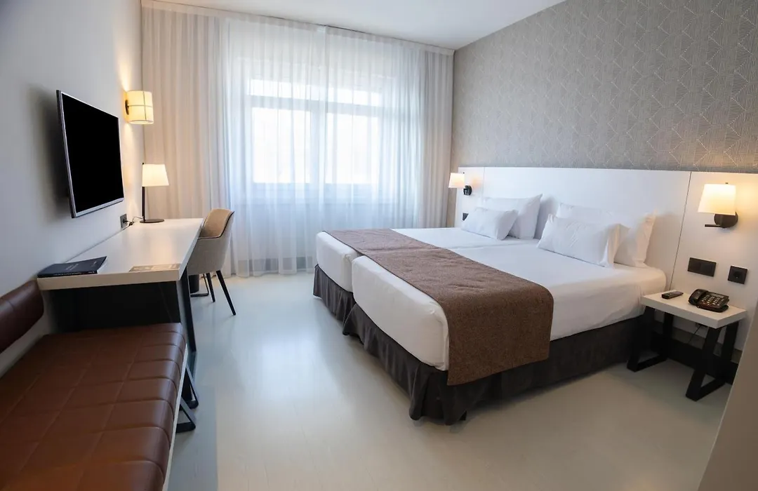 Hotel Ilunion Bilbao-1